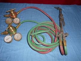 Valve Guages and Hose Contraption connected to T ...