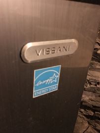 Vissani mini refrigerator