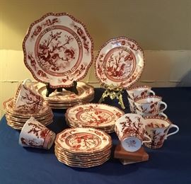 First produced by in 1801 Coalport “Indian Tree Coral” Made in England and established in 1750. Excellent condition with scalloped gold trim design. Unique and Rare in this condition 5 Piece Place Setting for Six. Available are extra cups, bread dish, and desert dish.