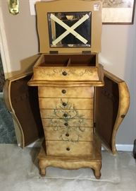 Jewelry Chest Details