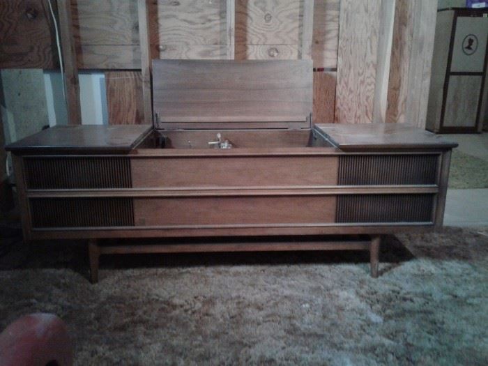 005 GE Stereo Console Phonograph