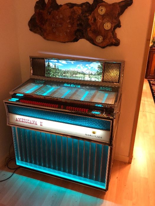 Wurlitzer Jukebox Americana II ~ Loaded with records and working!