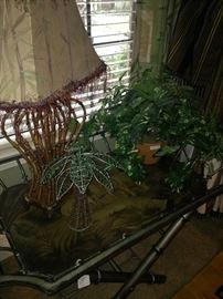 "Jungle style" lamp; bamboo style cross leg table