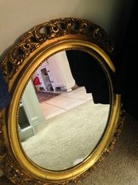 Classic round mirror