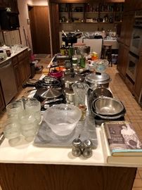 Lots of fine kitchenwares