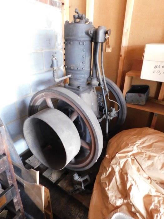 Antique Hit and Miss Engine(International Famous 5.5 Vertical Capacity/Needs Fuel Pump and Tank)