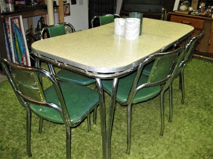 Retro Chrome Kitchen Table and 5 Chairs