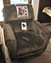 Catnapper Power Lift Recliner (Color is Sage)