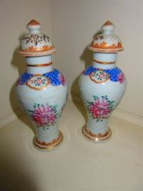 Pair of Chinese export cabinet vases, 19th century