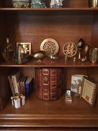 Decorative Accessories 