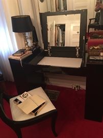 Fine mahogany vanity 