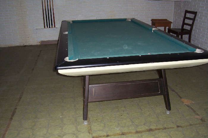 Brunswick Mach I pool table- accessories included