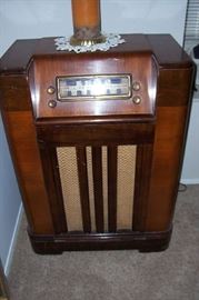 Great old Philco radio/phonograph
