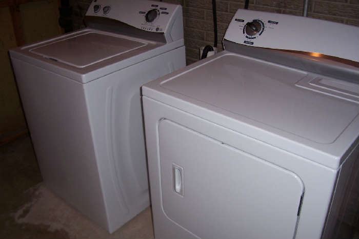 Kenmore matching set washer dryer. Great condition!