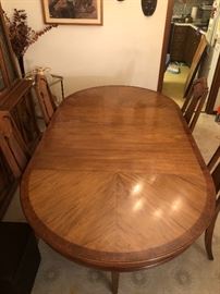 GORGEOUS. Table and Six Chairs with leaves.