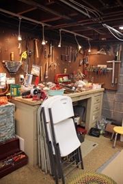 Full workshop with some machinery