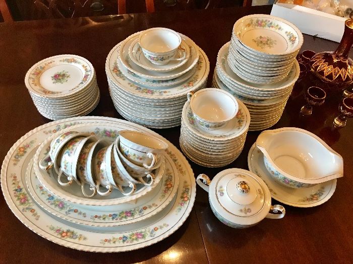 Empire China -service for 12 and serving pieces