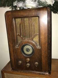 Vintage Grunow - All Wave Table radio