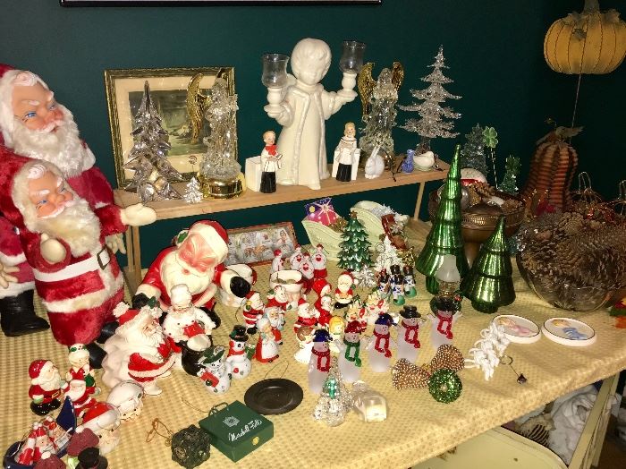Vintage Santa's and other Christmas decor 