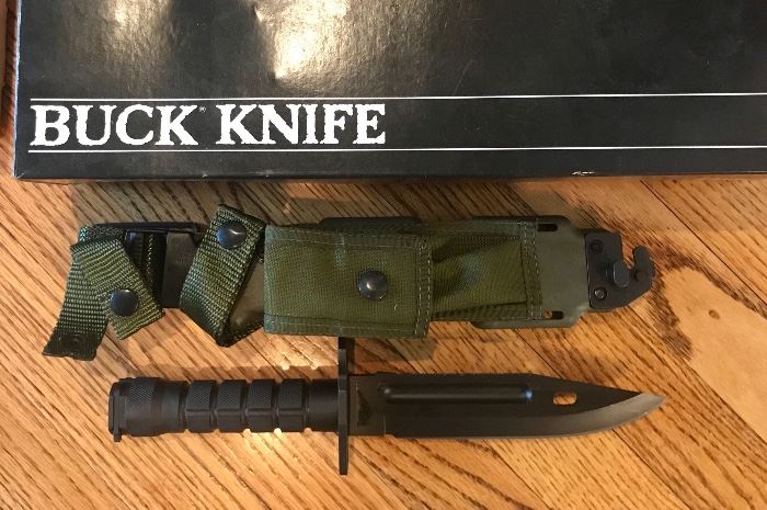 Buck Knife w/box