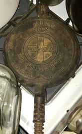 other side - #8 Griswold cast iron Waffle Iron  314