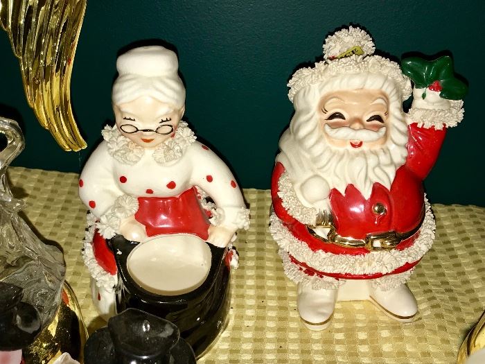 Large Vintage Ceramic Santa & Mrs Claus planters 