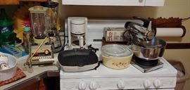 LE CRUESET WHITE FRY PAN