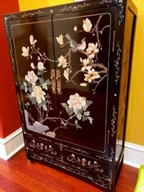 Black lacquer cabinet