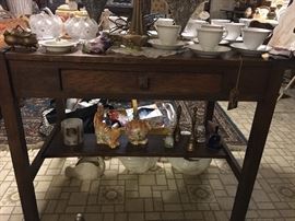 Pretty Oak Desk/Table with Clean Lines