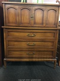 Click Here to See All Photos, Buy Now Prices, Current Bid and to Register to Bid: www.gleatons.com/auction/349