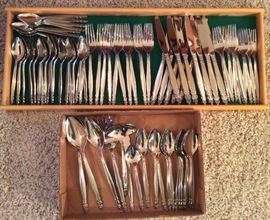 International stainless "Inspiration" flatware set -service for 12 with double teaspoons + serving pieces