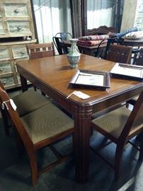 1940's Dining Table with hidden leaf - 5 Chairs 1 Arm Chair