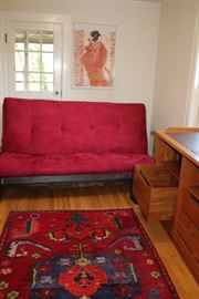 FAIRLY NEW FUTON