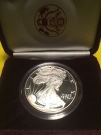 1986 , 1oz silver dollar w/case  $40