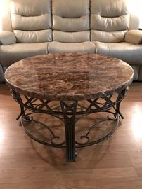 Excellent condition marble coffee table set 36 x 20 t - ends 26x 24x24 
