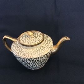 Sadler Teapot, Made in England. 