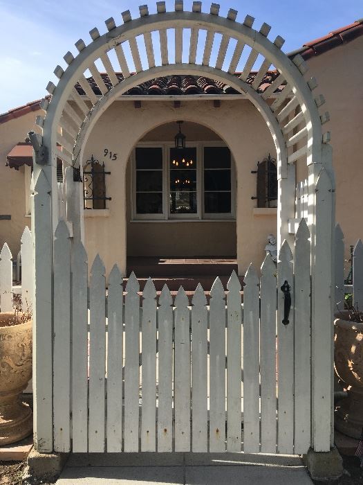 A gift-Box of a Home in Old Torrance

