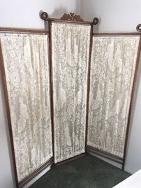 Screen with Vintage Lace