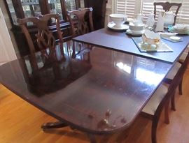 Thomasville table 8 chairs