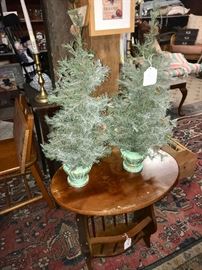 Small Christmas Trees / Table