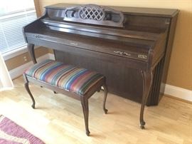 W.W. Kimball Co. Artist Spinet Piano     https://ctbids.com/#!/description/share/70760