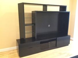 Large Media Console
https://ctbids.com/#!/description/share/70751
