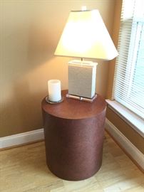 Living Room Décor: Round Red End Table w/ Ornate Modern Lamp            https://ctbids.com/#!/description/share/70768