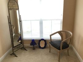 Bedroom Décor: Standing Mirror, Wall Mirror, Lamp and Chair          https://ctbids.com/#!/description/share/70773
