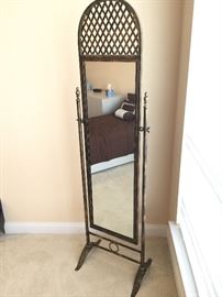 Bedroom Décor: Standing Mirror, Wall Mirror, Lamp and Chair          https://ctbids.com/#!/description/share/70773