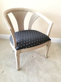 Bedroom Décor: Standing Mirror, Wall Mirror, Lamp and Chair          https://ctbids.com/#!/description/share/70773