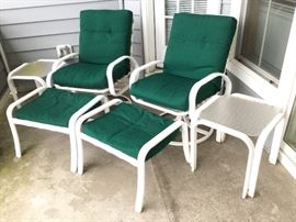 Patio Furniture Set https://ctbids.com/#!/description/share/70776