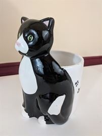 Cats            https://ctbids.com/#!/description/share/70801