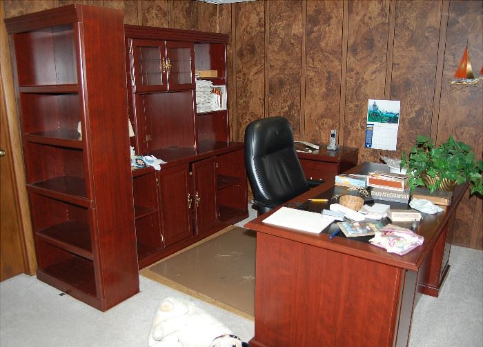 NICE Executive Office Suite, Desk Book Shelves Credenza and more! (Mahogany)