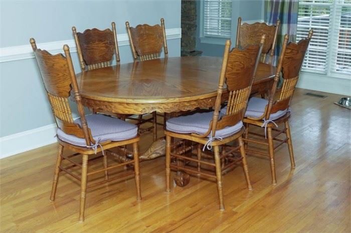 12. Queen Ann Imitation Table and Chairs